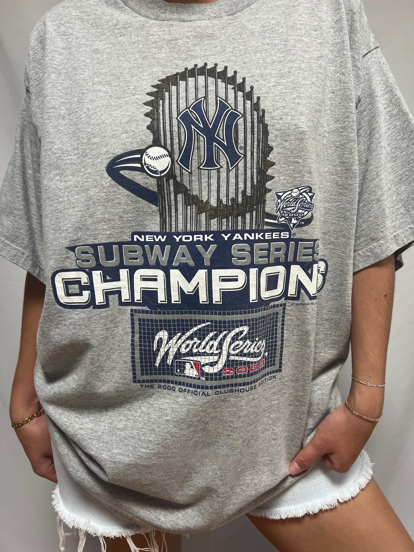 NY Yankees 2000 World Series Tee - L