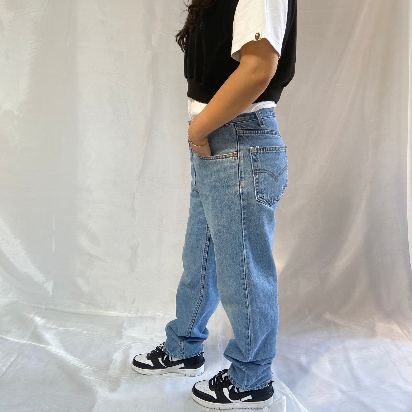 550 levis medium wash jeans