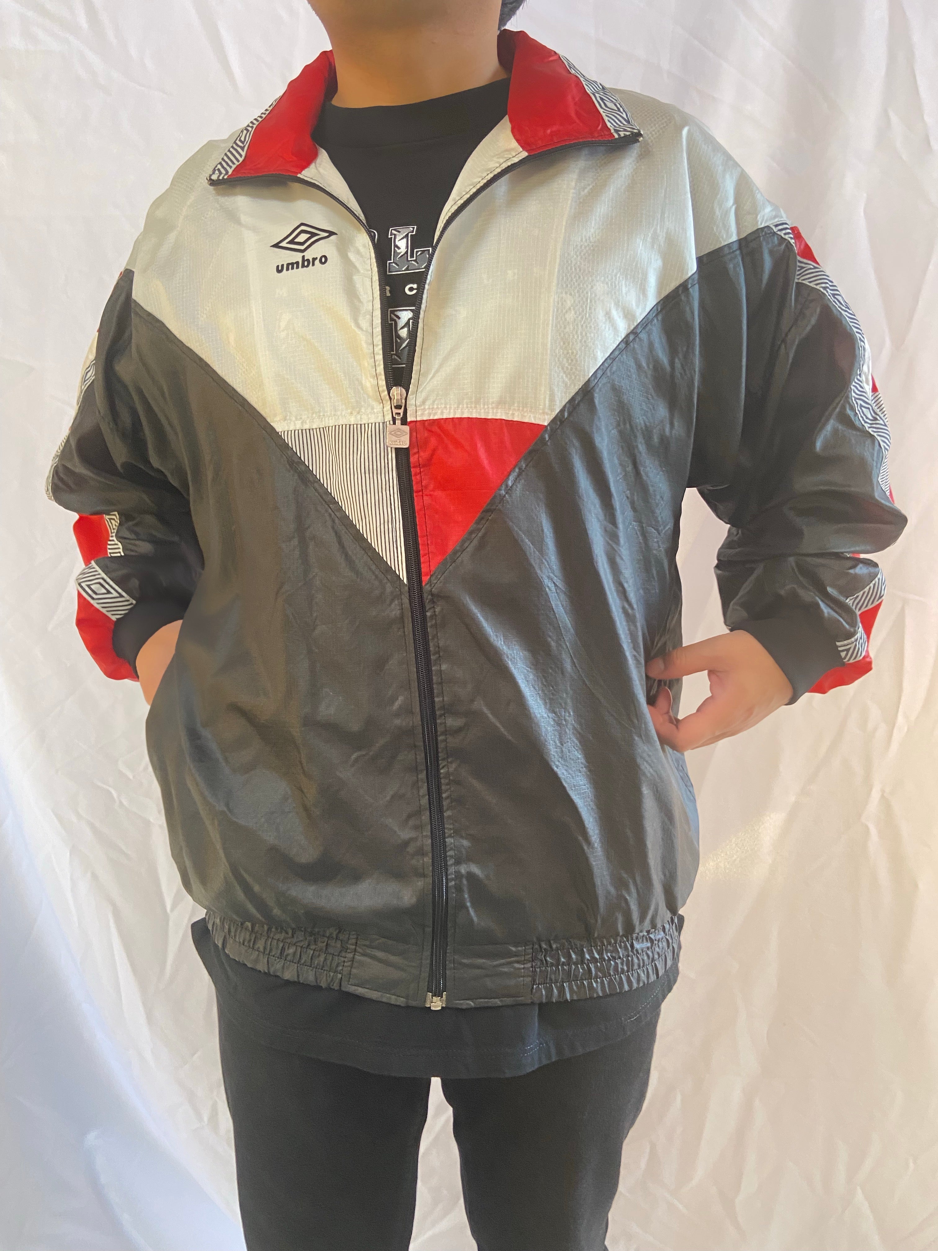 Umbro Zip Up Nylon Jacket - Large – JReyesFashion