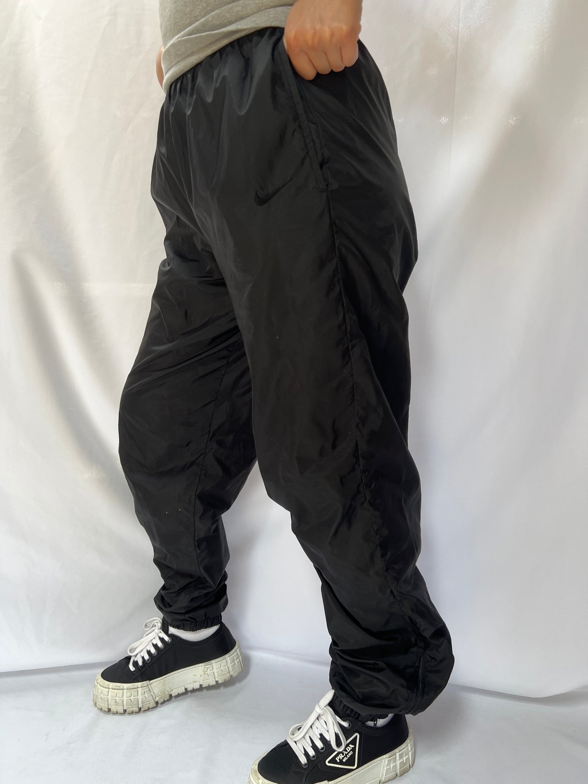 90's Nike Black Nylon Pants - M – JReyesFashion