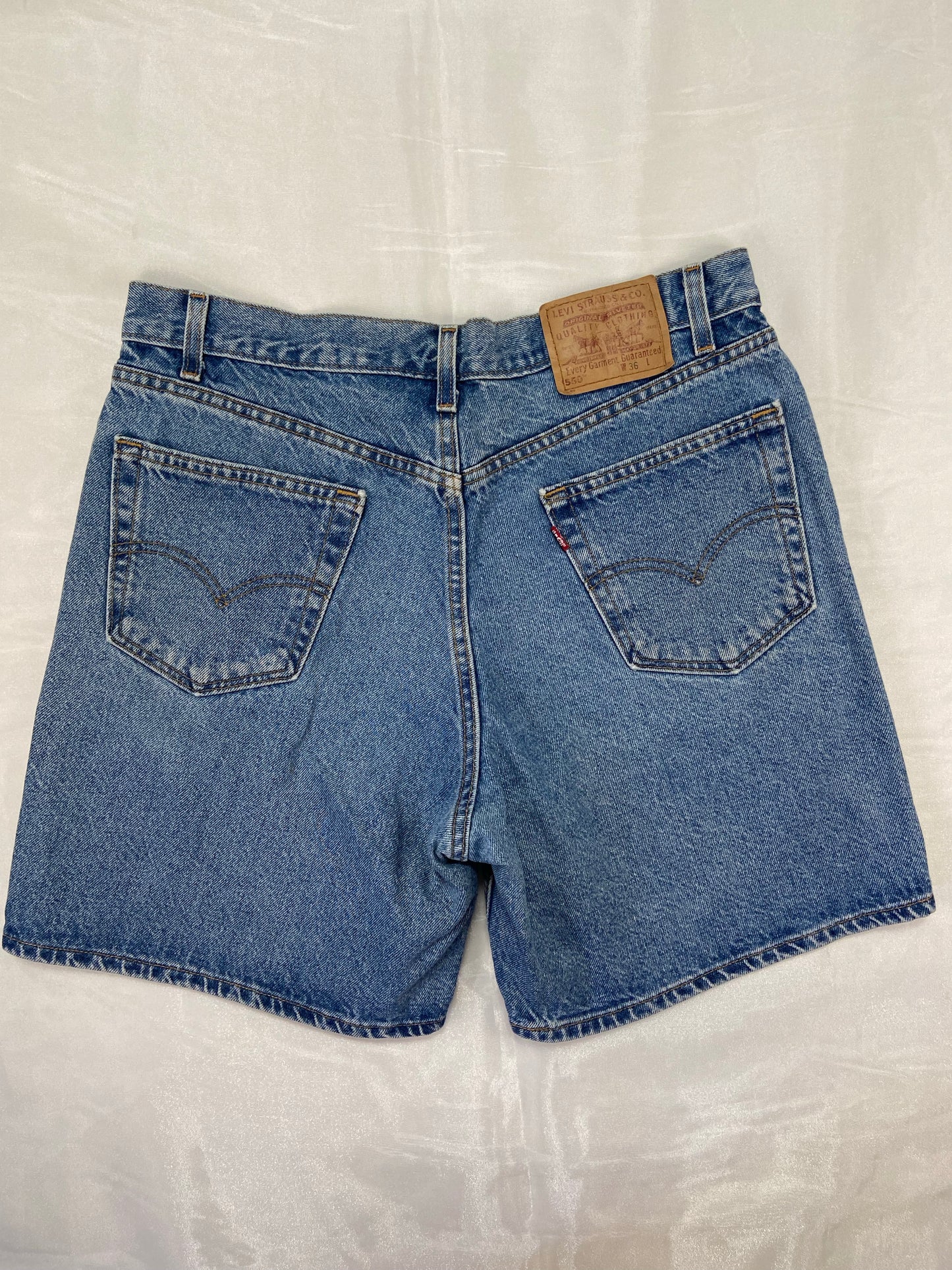 550 Levi’s Medium Wash Denim Shorts - 34”