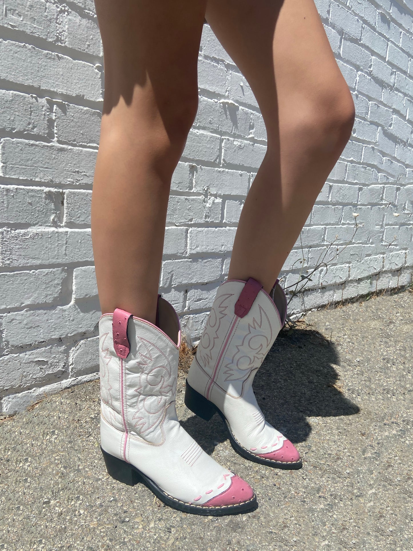 White and Pink Duotone Cowboy Boots - 4/5